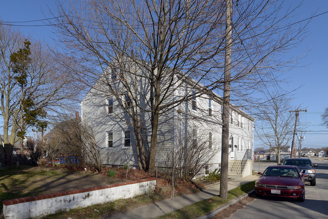 42 Middle St in Fairhaven, MA - Building Photo - Building Photo