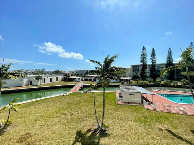 2859 Leonard Dr