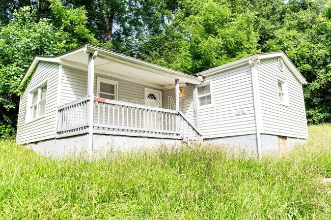 property at 1136 Valley Dr SW