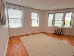 374 Chestnut Hill Ave, Unit 24 in Boston, MA - Foto de edificio - Building Photo