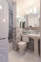 53 Leroy St in New York, NY - Building Photo - Building Photo