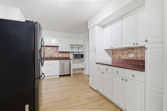 750 W Dempster St in Mount Prospect, IL - Building Photo - Building Photo