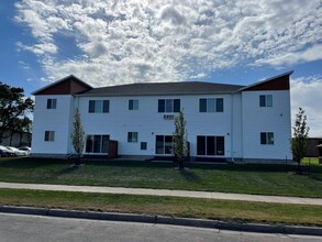 Flats on 8th in Watertown, SD - Building Photo - Building Photo