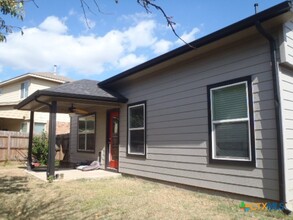 313 Goldenrod Dr in San Marcos, TX - Building Photo - Building Photo