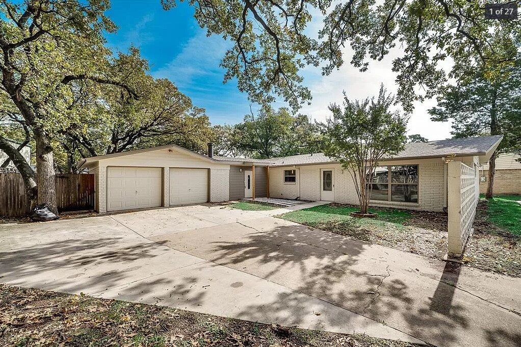 1520 Sunnybrook Dr in Irving, TX - Building Photo