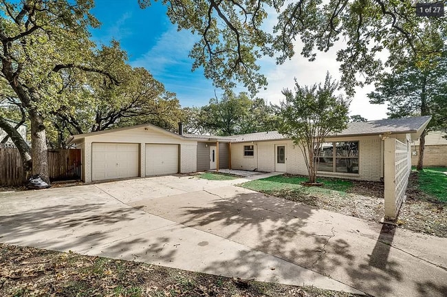 property at 1520 Sunnybrook Dr