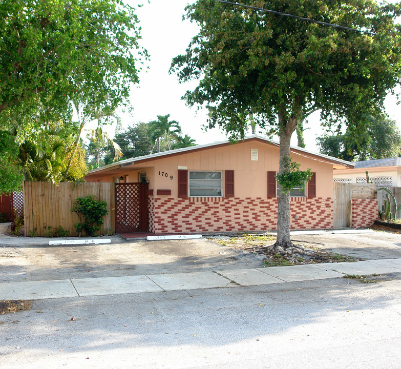 1709-1713 SW 11th St in Fort Lauderdale, FL - Building Photo