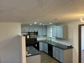 7634 Rosewood Dr in Port Richey, FL - Building Photo - Building Photo