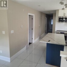 181 Flora Dr in Toronto, ON - Building Photo - Building Photo