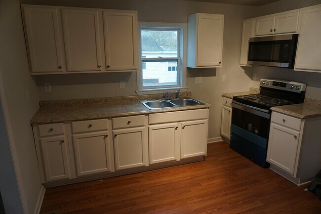 215 Proctor St in Gastonia, NC - Building Photo - Building Photo