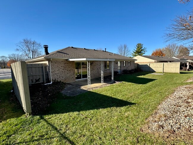 325 Cedar Cliff Rd in Richmond, IN - Foto de edificio - Building Photo