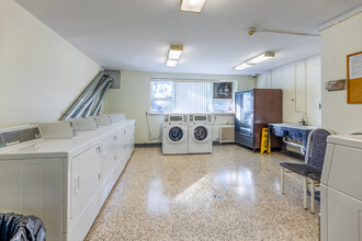 Ashby Apartments in Toronto, ON - Building Photo - Interior Photo