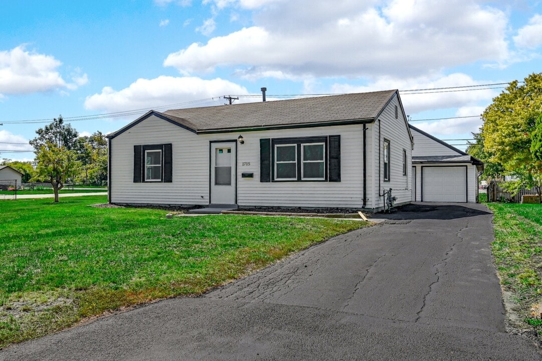 1715 Houston Ave in Joliet, IL - Building Photo