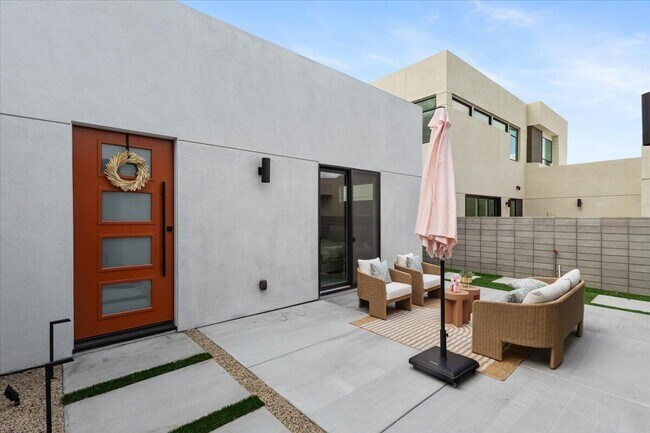 416 Palladium Blvd in Palm Springs, CA - Foto de edificio - Building Photo
