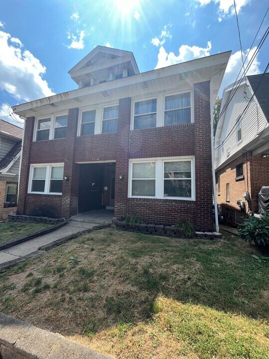 1709 New Haven Ave in Pittsburgh, PA - Building Photo
