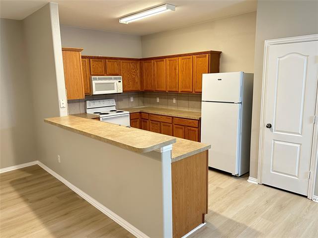 821 Hickory St in Burleson, TX - Building Photo - Building Photo