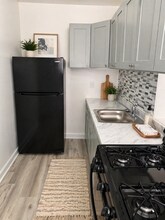 2317 E 70th St in Chicago, IL - Building Photo - Building Photo