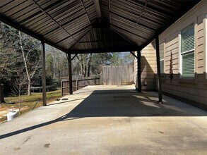 10621 Sunflower Dr in Willis, TX - Building Photo - Building Photo