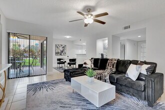12641 Westhampton Cir in Wellington, FL - Building Photo - Building Photo