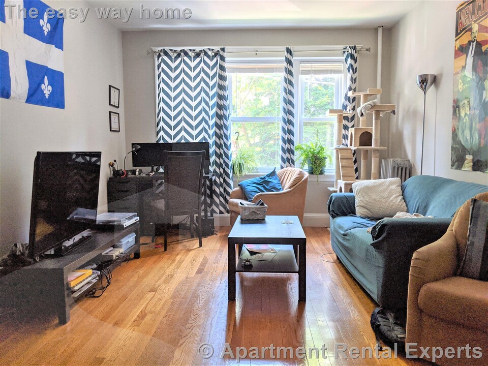 1 Gray St in Cambridge, MA - Building Photo
