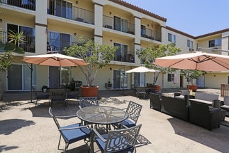 SOUTHERN HIGHLANDS in National City, CA - Foto de edificio - Building Photo