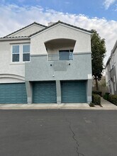 7729 Hazard Center Dr, Unit Unin Square in San Diego, CA - Foto de edificio - Building Photo