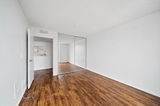 511 S Park View St in Los Angeles, CA - Building Photo - Building Photo