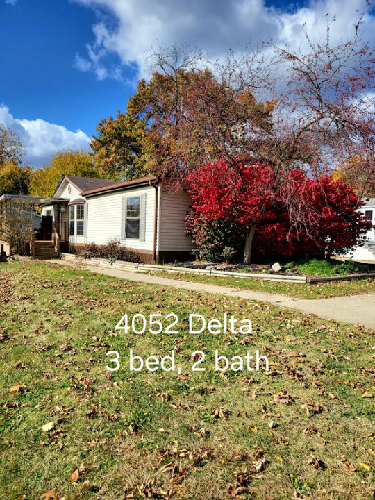 4052 Delta Ln in Milford, MI - Building Photo