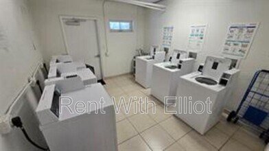 924SE NE 2nd St in Fort Lauderdale, FL - Building Photo - Building Photo
