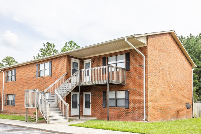 Kinston Village Apartments in Kinston, NC - Building Photo - Building Photo