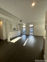 408 W Broadway, Unit 201 in Boston, MA - Building Photo - Building Photo