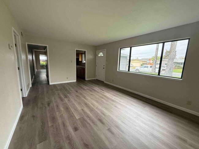 9342 Mark St in Elk Grove, CA - Building Photo - Building Photo