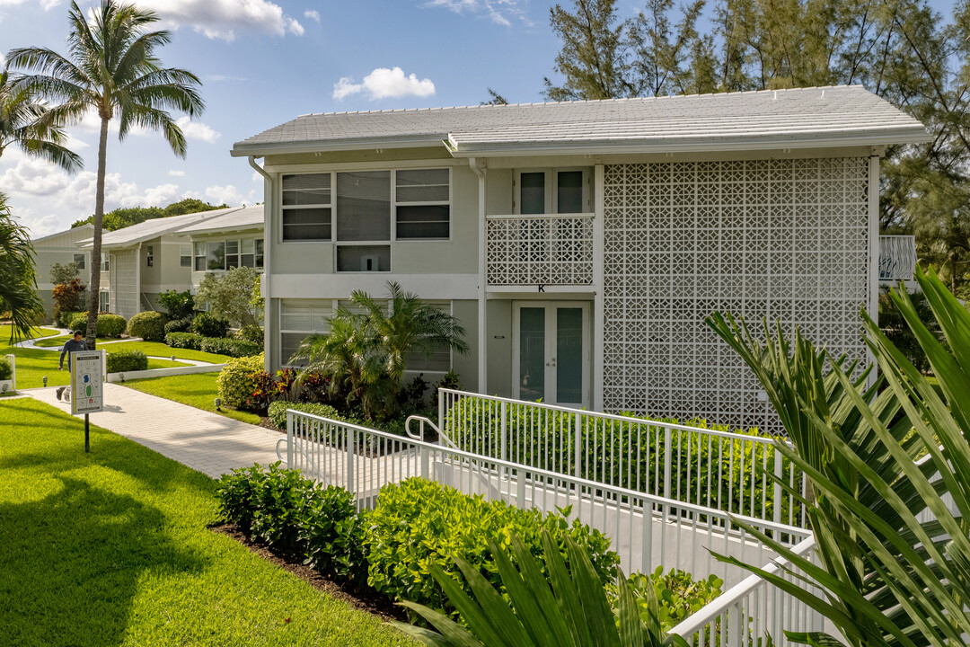 Lanikai Villas in Delray Beach, FL - Building Photo