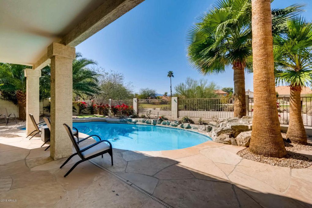16026 S 13th Pl in Phoenix, AZ - Building Photo