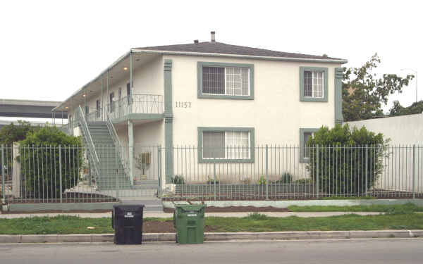 11157 S Broadway in Los Angeles, CA - Building Photo