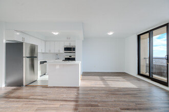 250 Frederick St in Kitchener, ON - Building Photo - Interior Photo