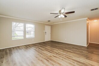 2724 Woodlake Pkwy in Little Elm, TX - Foto de edificio - Building Photo