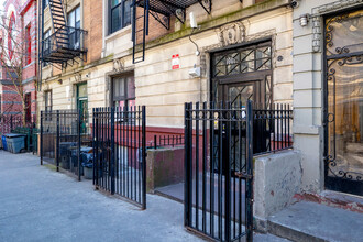 806 Park Pl in Brooklyn, NY - Building Photo - Building Photo