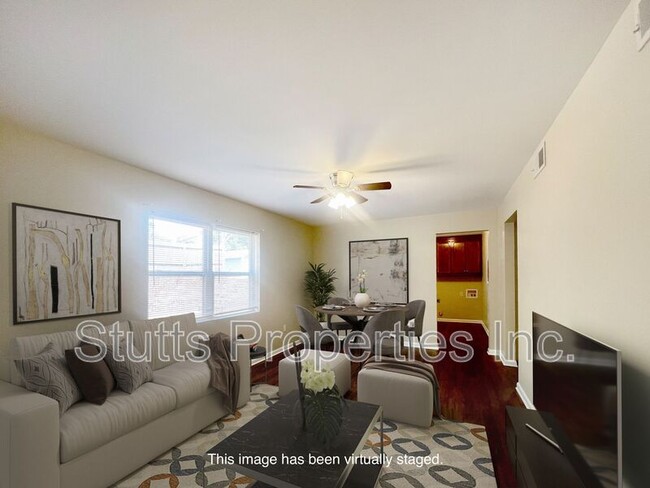 property at 900 N Montgomery Ave