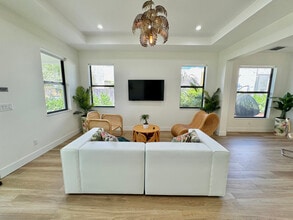 436 Monroe Dr in West Palm Beach, FL - Building Photo - Building Photo