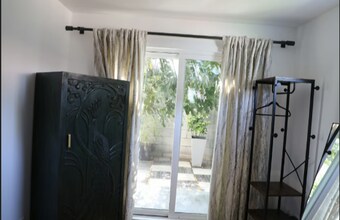 3751 Hillcrest Dr in Los Angeles, CA - Building Photo - Building Photo