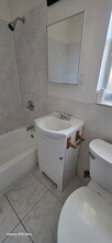145 SW 5th Ct, Unit #1 in Dania Beach, FL - Foto de edificio - Building Photo