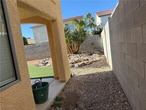 9275 Cazador St in Las Vegas, NV - Building Photo - Building Photo