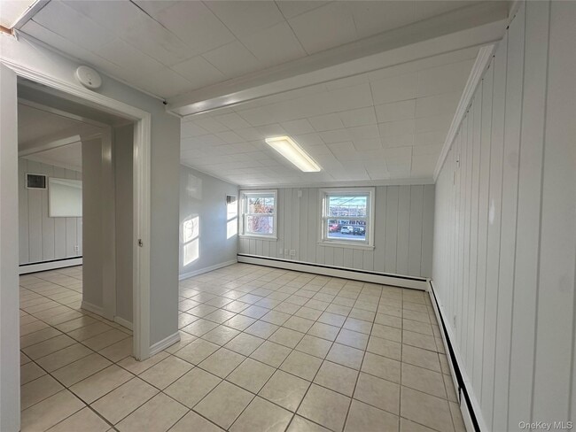 3 Maple Pl in Glen Head, NY - Building Photo - Building Photo