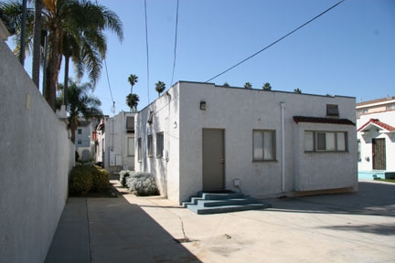 3745 W 27th St in Los Angeles, CA - Building Photo - Building Photo