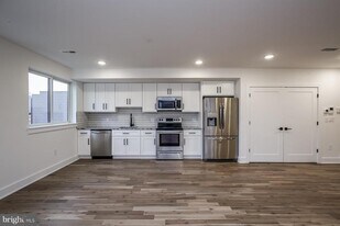 2088 E Cumberland St in Philadelphia, PA - Building Photo