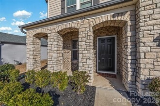 5811 Fenway Dr in Charlotte, NC - Building Photo - Building Photo