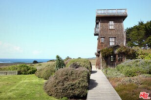 45340 Little Lake St in Mendocino, CA - Building Photo