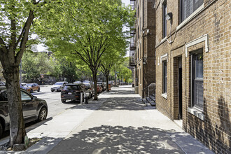 34-44 Seaman avenue in New York, NY - Foto de edificio - Building Photo