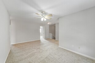 3231 Stoneydale Ln in Spring, TX - Building Photo